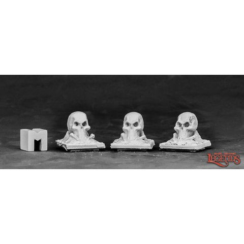 Reaper Miniatures - Dark Heaven Legends: Graveyard Finial Skulls (3)