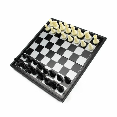 LPG Classics: Plastic Magnetic Chess Set 20cm